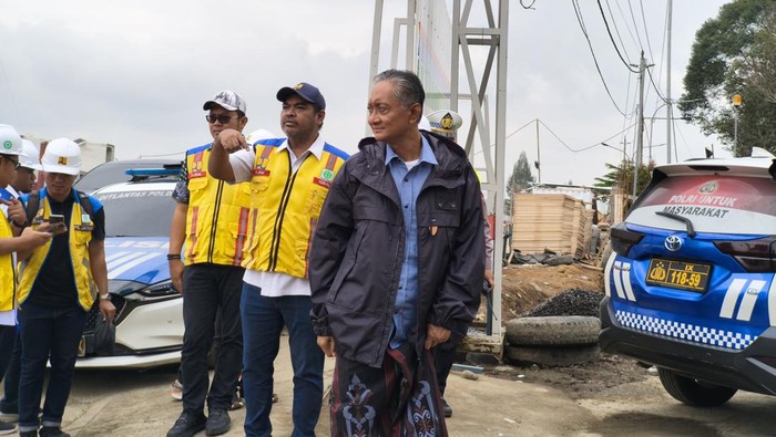 Menteri PU Dody Hanggodo saat meninjau pembangunan SR Wonosobo di Desa Candiyasan, Kecamatan Kertek, Kabupaten Wonosobo.