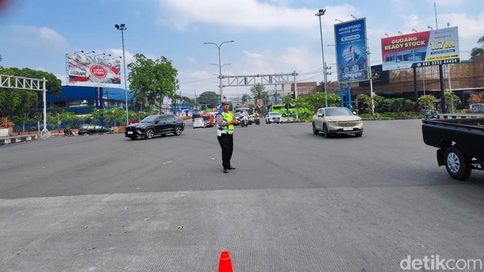 Arus kendaraan menuju Malang Raya meningkat selama libur panjang pekan ini.