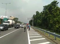 Penyebab Laka yang Bikin Lalin di Tol Waru-Perak Tersendat Siang Ini