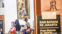 Meski cuaca Jakarta cukup terik, antusiasme masyarakat untuk berlibur tidak surut. Banyak wisatawan memilih Museum Fatahillah sebagai alternatif destinasi wisata di dalam kota yang mudah dijangkau menggunakan transportasi umum.