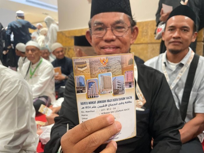 Nazir Waqaf Bugak Asyi, Dr. Abdul Latif Muhammad Baltu, memberikan penjelasan mengenai aset wakaf Aceh di Makkah. Para jemaah haji Aceh mendapatkan uang masing-masing senilai 2.000 riyal atau sekitar Rp9,3 juta, yang berasal dari dana hasil pengemban