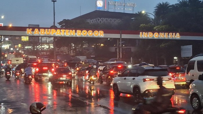 One Way Arah Jakarta Berakhir, Lalin Arah Puncak Bogor Kembali Padat