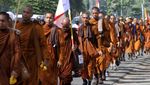 Biksu Walk For Peace Singgah di Masjid, Bawa Pesan Toleransi Menuju Waisak