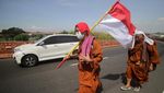 Biksu Walk For Peace Singgah di Masjid, Bawa Pesan Toleransi Menuju Waisak