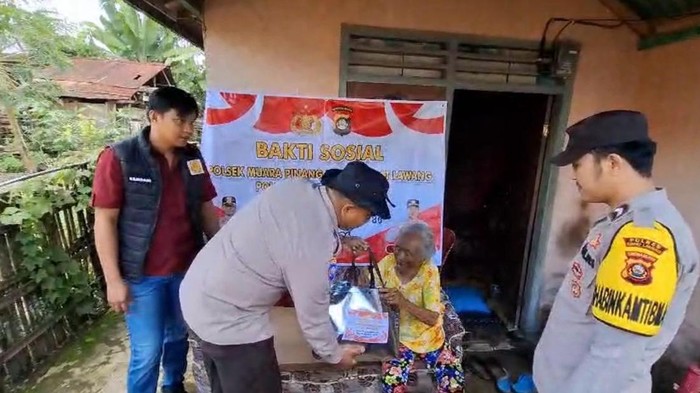 Polda Sumsel melalui Polres Empat Lawang salurkan bantuan untuk lansia (dok istimewa)