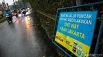 Puluhan Ribu Kendaraan Padati Jalur Puncak Saat Hari Kedua Libur Panjang
