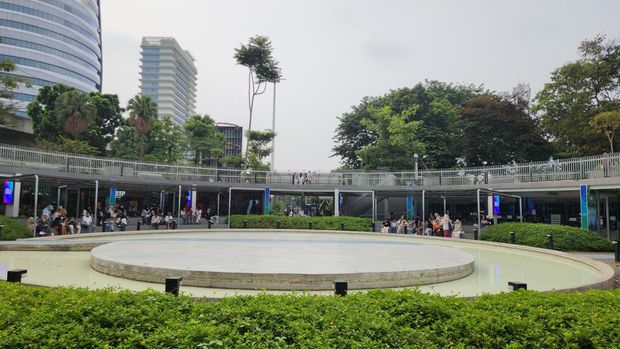 Suasana Blok M Jakarta saat libur panjang atau long weekend.