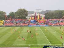 Main di Kandang, Semen Padang FC Dibantai Persebaya 7  Gol Tanpa Balas