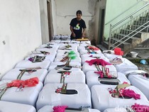 Tanda Unik di Koper Calon Jemaah Haji Lumajang, Boneka-Gelas Plastik
