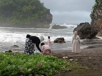 Cari Spot Foto, Wisatawan Garut Tewas Terseret Ombak Pantai Madasari