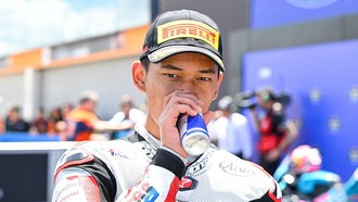 Rival Dihukum 6 Balapan, Veda Ega Naik ke Posisi 3 Klasemen Moto3 2026