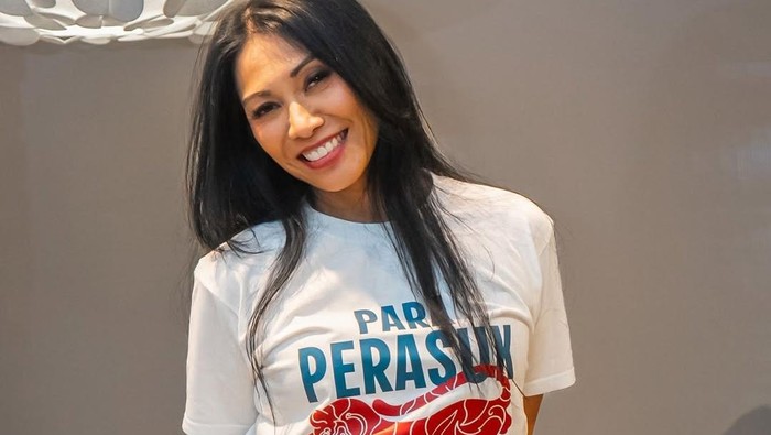 Anggun Jawab Kabar Balik Menetap di Indonesia Lagi