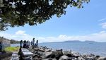 Bertualang Menyusuri Hutan Mangrove dengan Kano di Pantai Cacalan