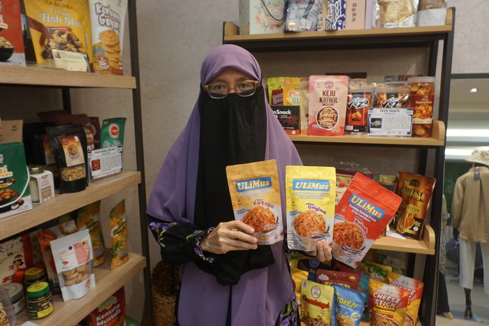 Camilan Bawang Goreng yang Membuat Uli Cuan dari Rumah