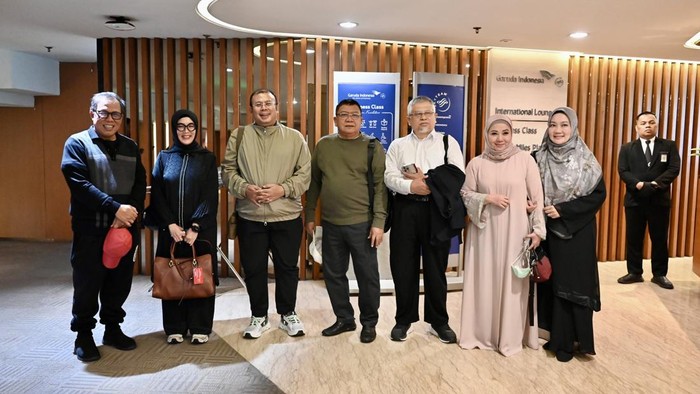 Tim Pengawas Haji DPR mulai berangkat ke Arab Saudi untuk menjalankan tugas pengawasan penyelenggaraan ibadah haji 2026/1447 Hijriah. Pemberangkatan tahap pertama dilakukan melalui Terminal 3 Bandara Internasional Soekarno-Hatta, Sabtu (16/5/2026).
