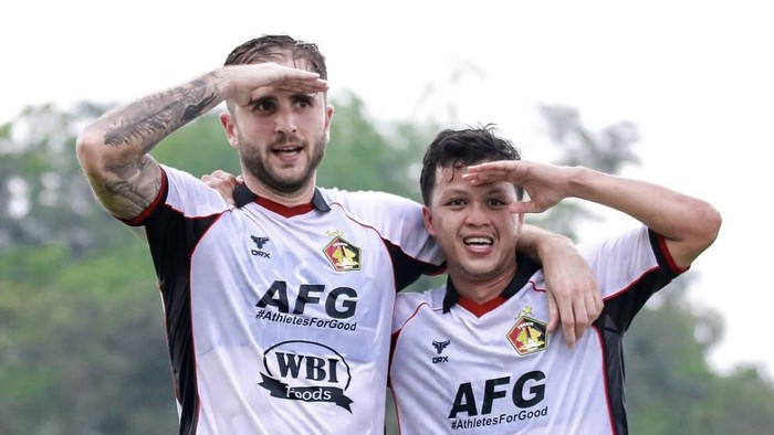 Duo gelandang Persik, Telmo Castanheira dan Bayu Otto