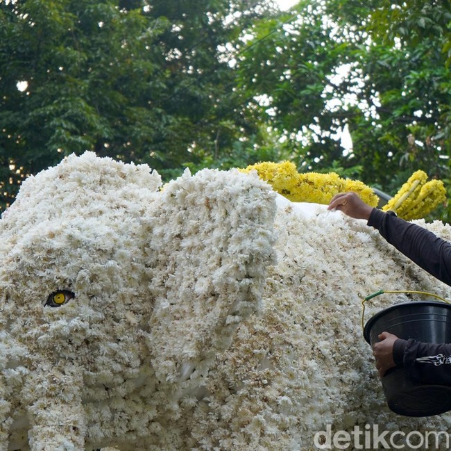 Persiapan Peserta Mobil Hias Jelang Surabaya Vaganza 2026