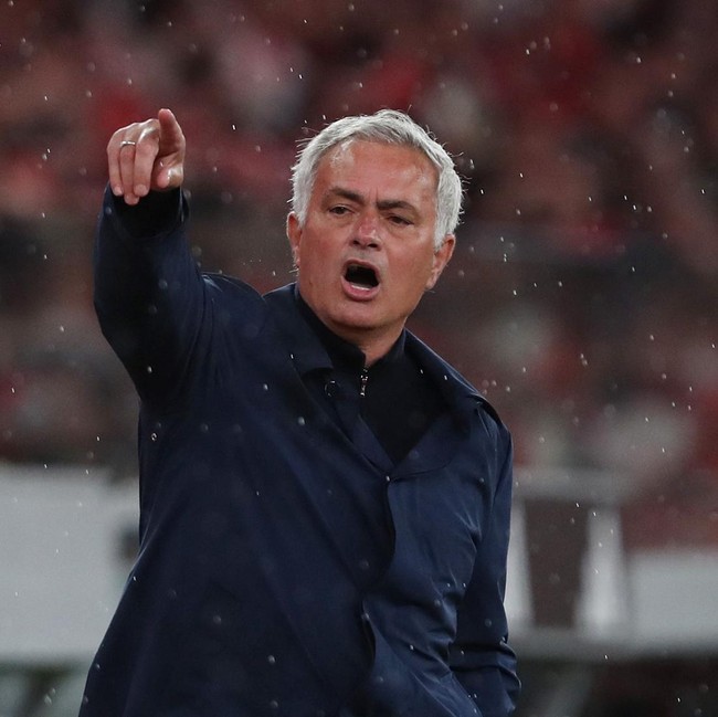 Mourinho Segera ke Madrid, Mau Legenda Klub Jadi Asistennya