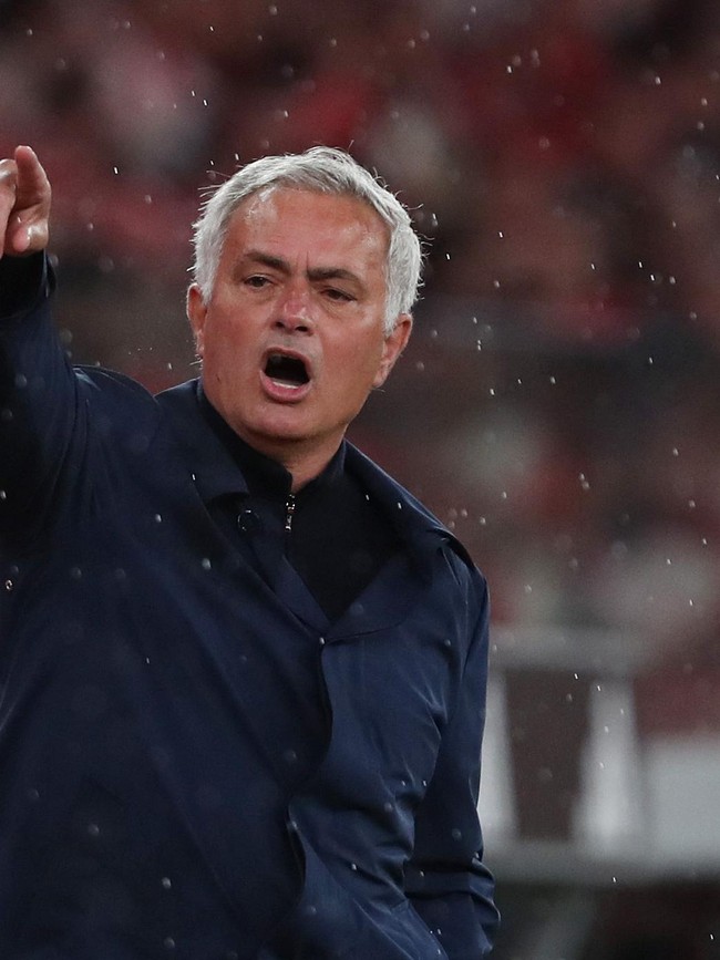 Mourinho Segera ke Madrid, Mau Legenda Klub Jadi Asistennya