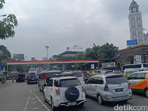 Kawasan Puncak Bogor Dipadati Kendaraan, One Way Berlaku Pagi Ini