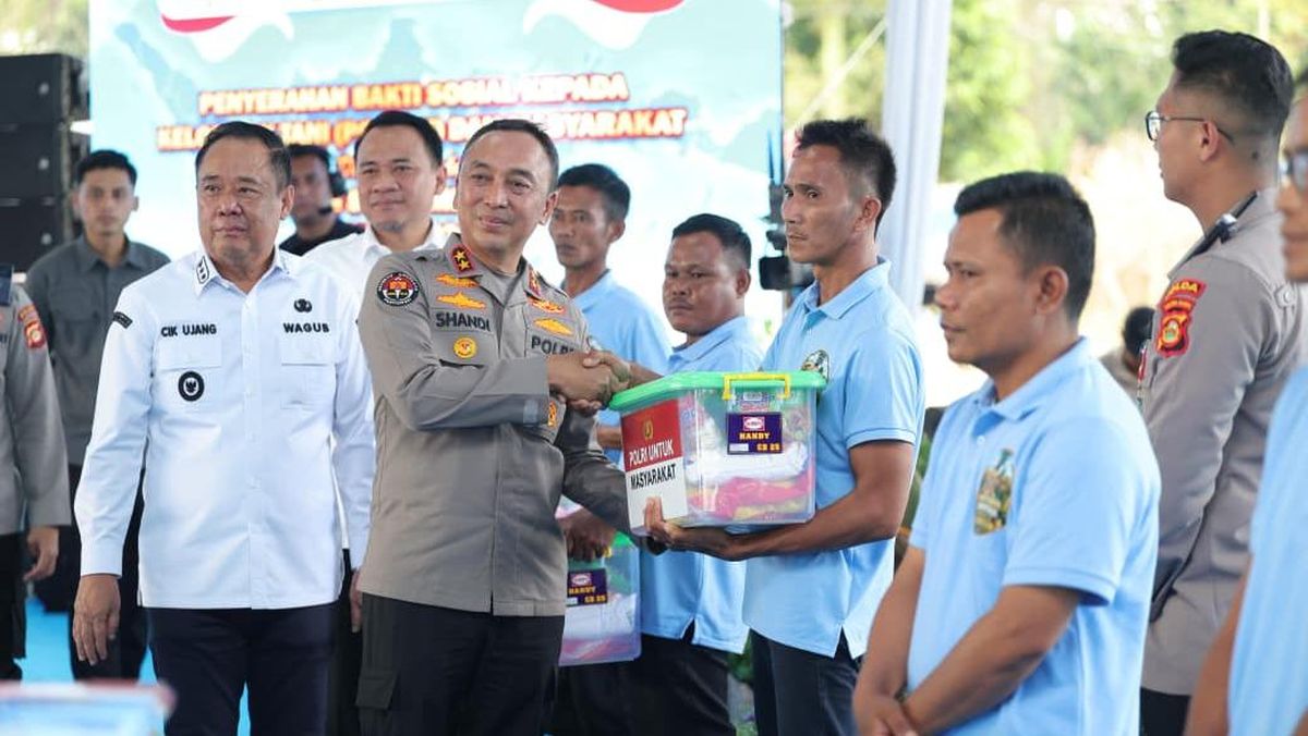Berdayakan Kelompok Tani, Polda Sumsel Beri Bantuan Benih Jagung hingga Alat Mesin? — INDONESIA — ERYU PROJECT