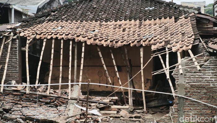 Kondisi rumah warga RT2/RW13 Purwoyoso, Ngaliyan, Kota Semarang, Yuli Trianto, terdampak banjir, Sabtu (16/5/2026).