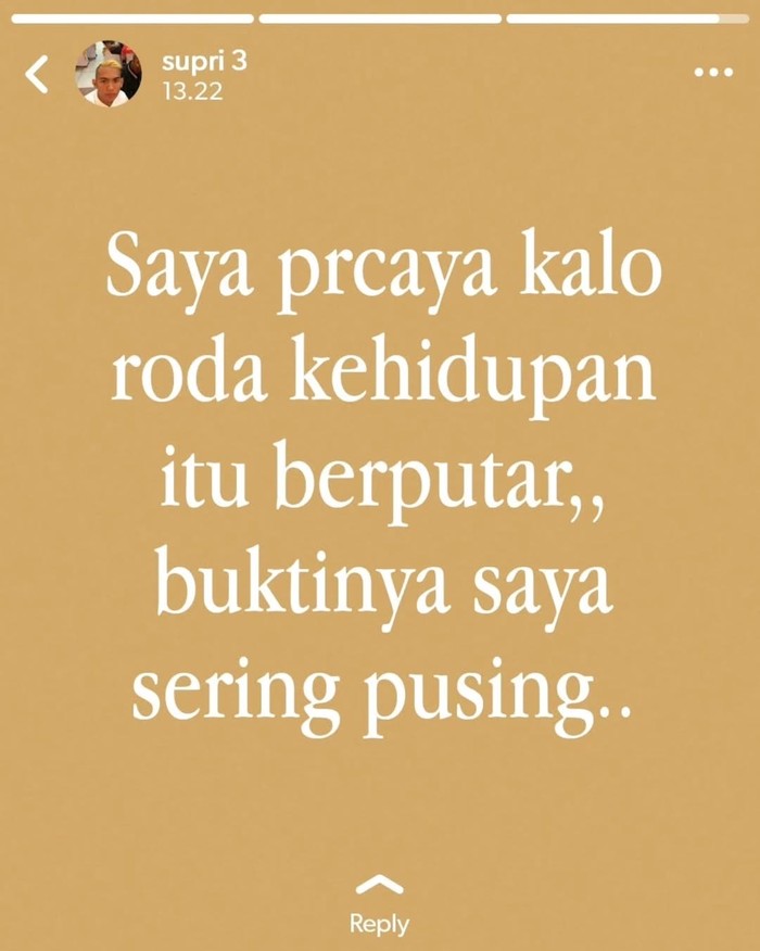 Status WA Bapak-bapak Ini Absurdnya Kelewatan, Bikin Ngakak!