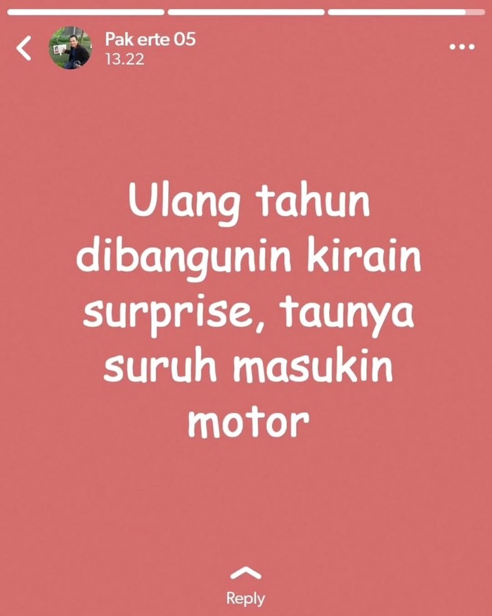 Status WA Bapak-bapak Ulang Tahun Masukin Motor