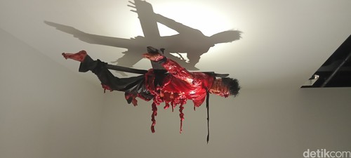 Pameran Macabre Art film Ghost in the Cell.