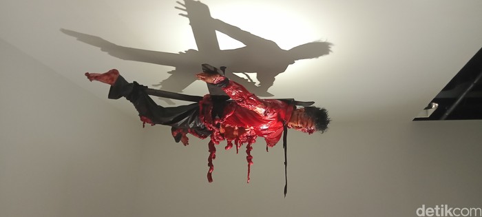 Pameran Macabre Art film Ghost in the Cell.