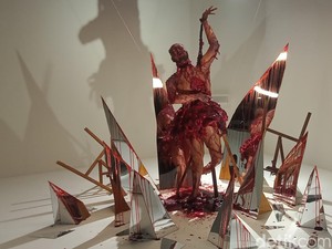 Kritik Tajam Joko Anwar Lewat Pameran Macabre Art Ghost in the Cell