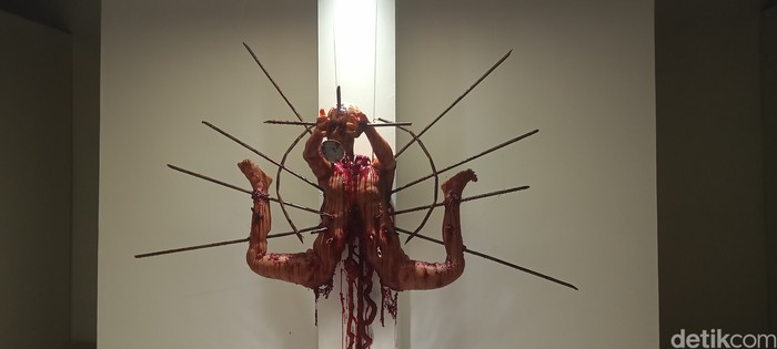 Pameran Macabre Art film Ghost in the Cell.