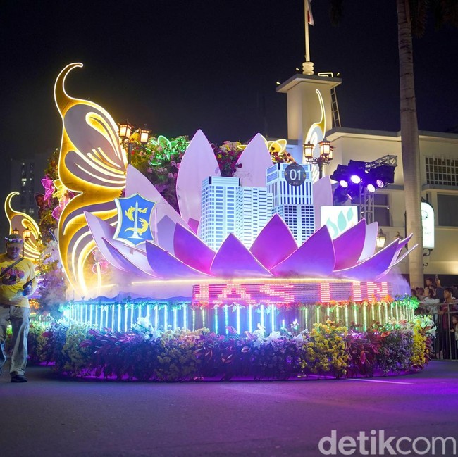 Meriahnya Parade Surabaya Vaganza 2026