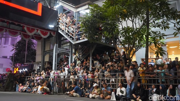 Meriahnya Parade Surabaya Vaganza 2026