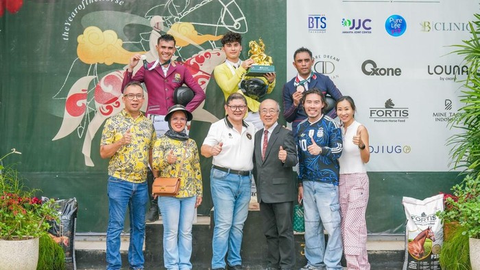 Atlet Berkuda Nusrtdinov Zayan Fatih bakal berlaga di ajang Youth Olympic Games (YOG). Dinov meminta dukungan masyarakat Indonesia.