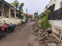 Jalan di Ngaliyan Semarang Rusak Parah Diterjang Banjir Bandang