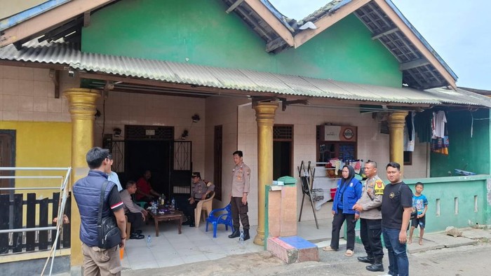 Polisi mendatangi TKP penusukan PSK di Bandar Lampung oleh tamunya