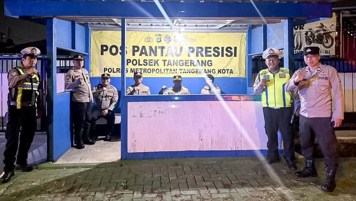 Polisi siagakan pos pantau di Kota Tangerang