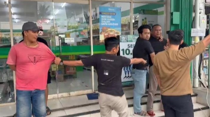 Polres Serang tangkap dua pelaku modus ganjal ATM