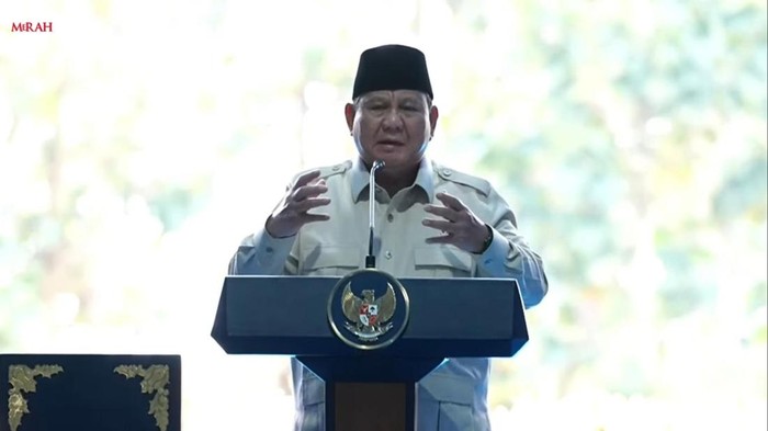Presiden Prabowo Subianto dalam acara Panen Raya Jagung Serentak dan Groundbreaking 10 Gudang Ketahanan Pangan Polri, di Tuban, Jawa Timur, Sabtu (16/5/2026).