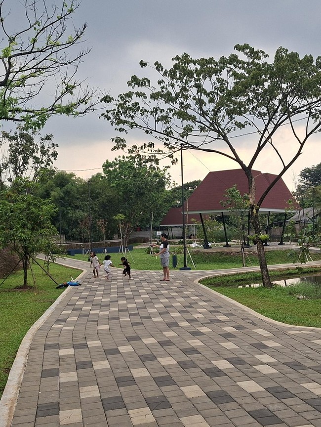 Potret RTH Kampung Kalibata, Spot Ramah Keluarga buat Long Weekend di Jakarta