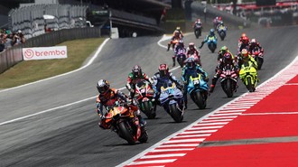 6 Pebalap Kena Penalti, Pecco Bagnaia Dapat Podium 'Giveaway'