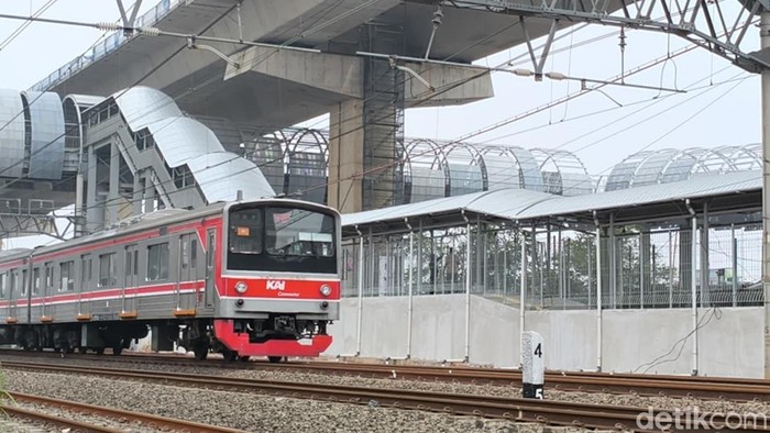 Stasiun KRL Jakarta International Stadium (JIS)  akan beroperasi pada Juni 2026. Begini kondisinya saat ini. (Kurniawan/detikcom).