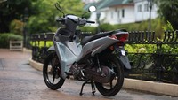 Dari sektor mesin, tak ada perubahan yang dilakukan oleh Yamaha. Motor ini tetap mempercayakan mesin 115 cc, satu silinder dengan sistem injeksi. Berkat sistem itu, konsumsi BBM-nya juga dipercaya irit. Bahkan pada versi sebelumnya, konsumsi BBM-nya diklaim tembus 96 km/liter. Foto: Dok.Great Biker