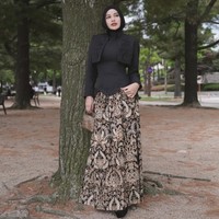 Penampilan Aurel dengan busana unik bernuansa tradisional itu pun kembali dipuji. Keren-keren OOTD nya selama di Korea, tulis salah satu komentar. Foto: Instagram/@aurelie.hermansyah