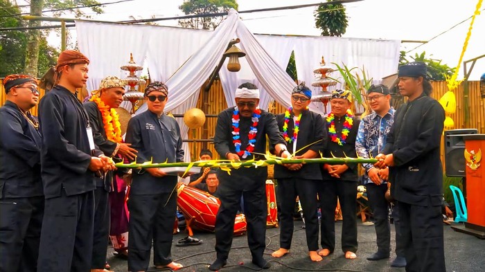 Bupati Sukabumi Asep Japar resmikan Desa Wisata Tikukur