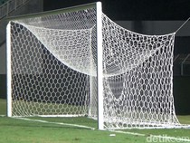 Ricuh PSM Vs Persib, Suporter Rusak Gawang-Jaring Terbakar