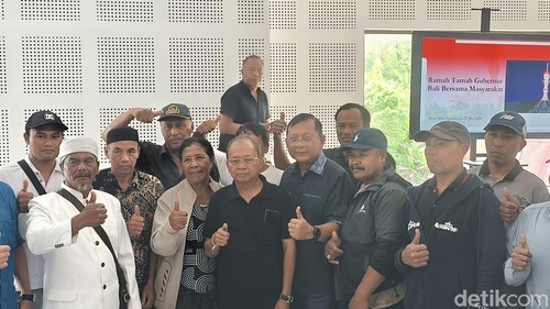 Gubernur Bali Wayan Koster saat berkunjung ke Turyapada Tower, Minggu (17/5/2026). Made Wijaya Kusuma/detikBali