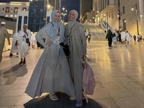 5 Selebritas Berangkat Haji Tahun Ini