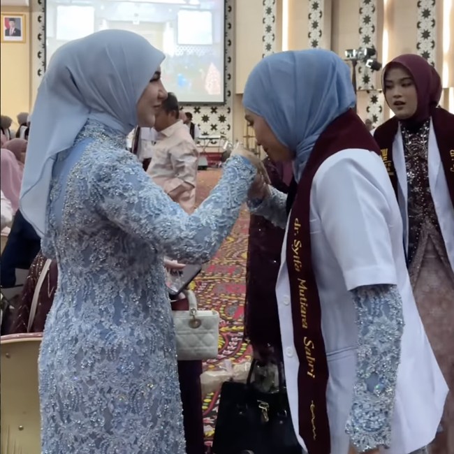 Momen Putri Sambung Lebih Dulu Cari Irish Bella Usai Baiat Dokter Muslim